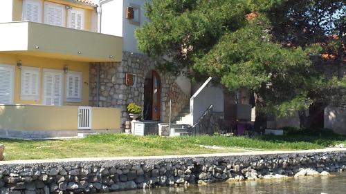 Apartments by the sea Ilovik, Losinj - 12275 - Ilovik