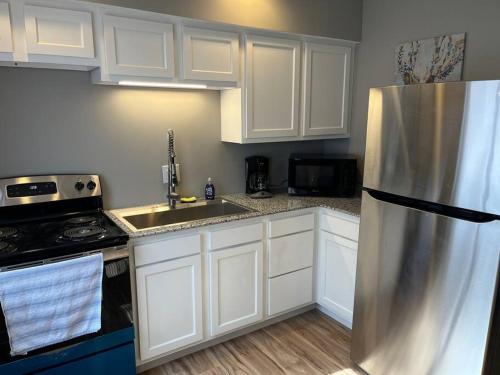 Carter #4 Two bedroom unit near Xavier Downtown, Cincinnati (photo 2)