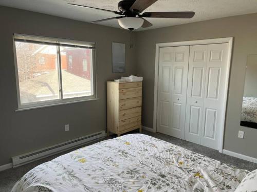 Carter #4 Two bedroom unit near Xavier Downtown, Cincinnati (photo 10)