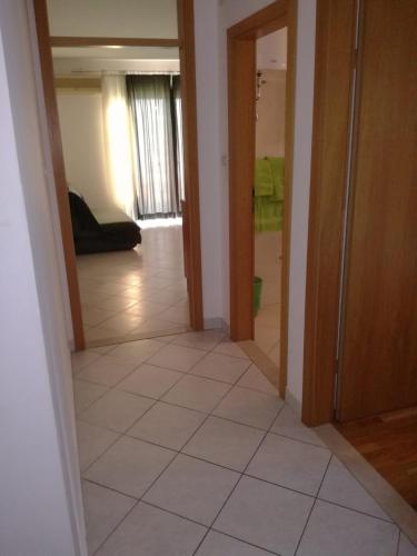 Apartments with a parking space Podgora Makarska - 12306 - image 14