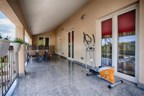 Apartments with a parking space Komiza Vis - 12325 - image 8