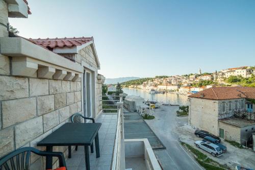 Apartments by the sea Povlja Brac - 12352 - image 11