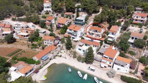 Apartments by the sea Basina, Hvar - 11923 in Vrbanj