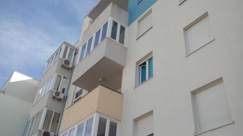 Apartments with WiFi Split - 12357 - image 4