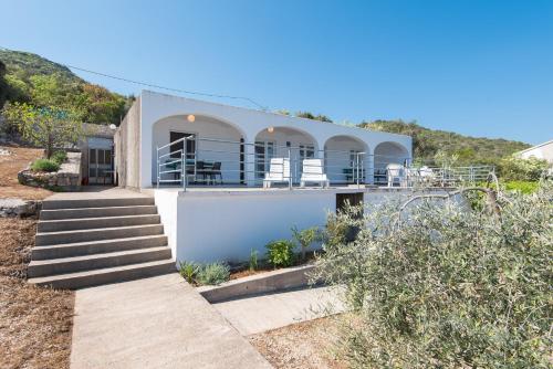  Apartments by the sea Cove Pjestata, Peljesac - 12381, Pension in Putniković