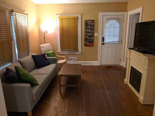 Ohio Ave 3 bed house Historic Downtown Loveland in Loveland, USA