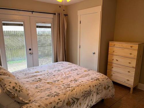 Park Ave 3 Bedroom House walk to Bike Trail in Symmes (OH)