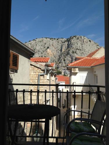 Apartments with WiFi Omis - 11836