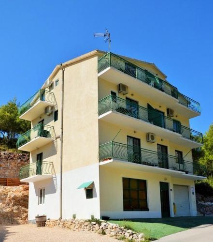 Apartments with a parking space Drvenik Donja vala, Makarska - 12297