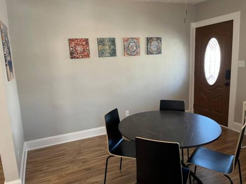 Warren 1 Bedroom Unit near Xavier Downtown in Bellevue, USA