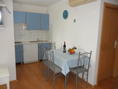 Apartments with a parking space Korcula - 12423 - image 10