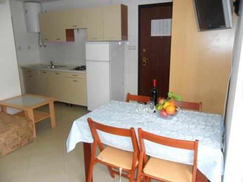 Apartments with parking space Korcula - 12423 - image 5