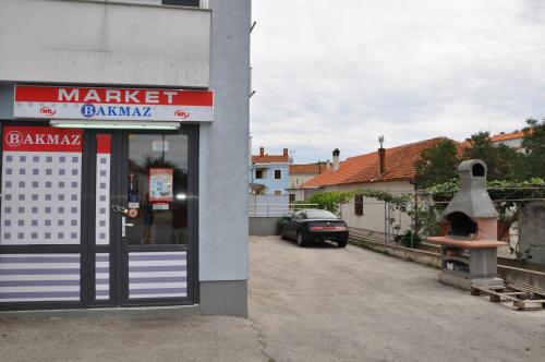 Apartments with a parking space Zadar - 12514 - image 6