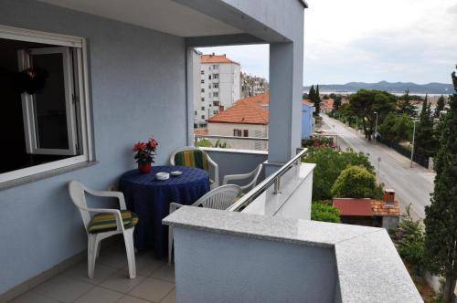 Apartments with a parking space Zadar - 12514 - image 13