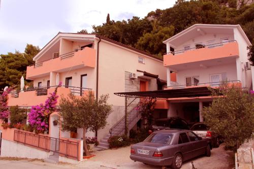  Apartments by the sea Pisak, Omis - 12545 in Mimice