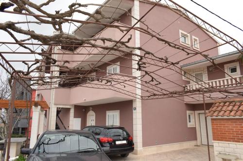 Apartments with a parking space Kastel Stari Kastela - 12568 - image 3