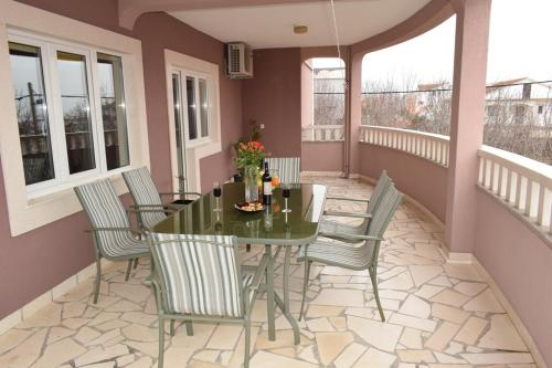 Apartments with a parking space Kastel Stari Kastela - 12568 - image 4