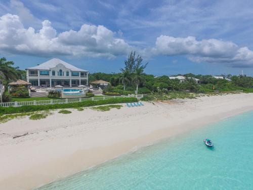 EXCLUSIVE BEACHFRONT MANSION 9 BR (VILLA C)