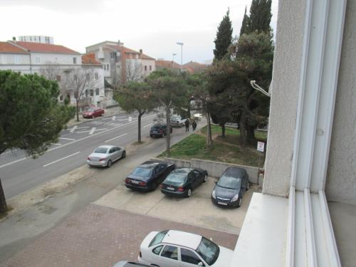 Apartments with a parking space Split - 12575 - image 2
