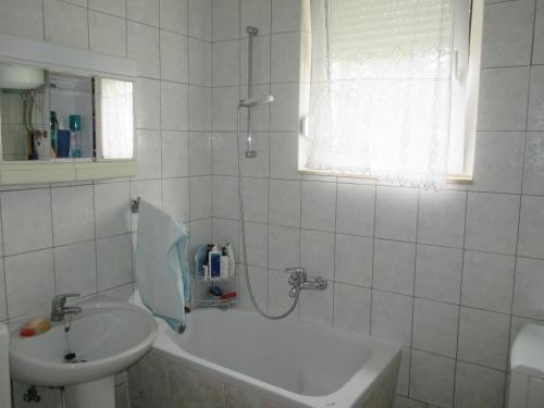 Apartments with WiFi Split - 12575 - image 5