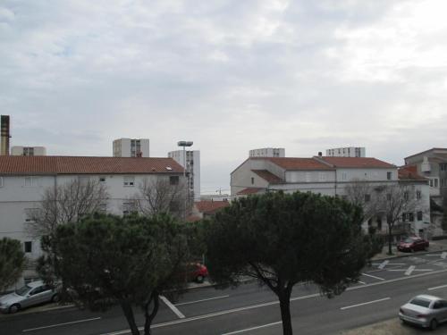 Apartments with a parking space Split - 12575 - image 3