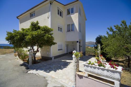 Apartments with a parking space Seget Vranjica Trogir - 12612 - image 4