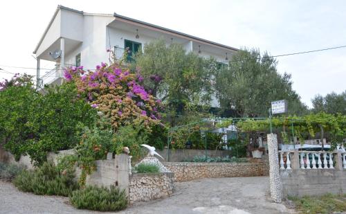 Apartments by the sea Poljica, Trogir - 12653 - Location saisonnière - Marina