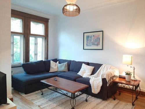 . BIG 3BR appartment at Olympic Stadium at PIE-IX Metro station