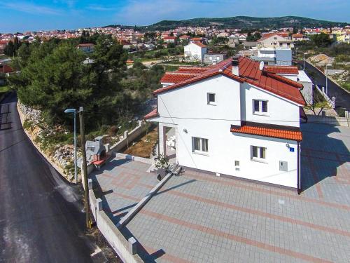 Holiday house with a parking space Vodice - 12654 - image 7