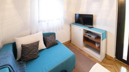 Holiday house with a parking space Valica Umag - 12681 - image 7