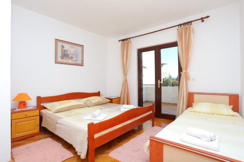 Apartments by the sea Duce Omis - 12687 - image 5