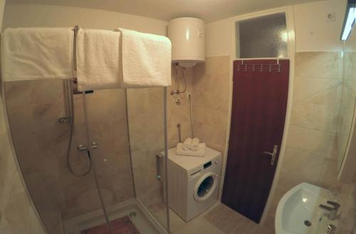 One-Bedroom Apartment with Balcony image 10
