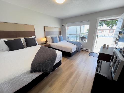 . Oceanside Villas