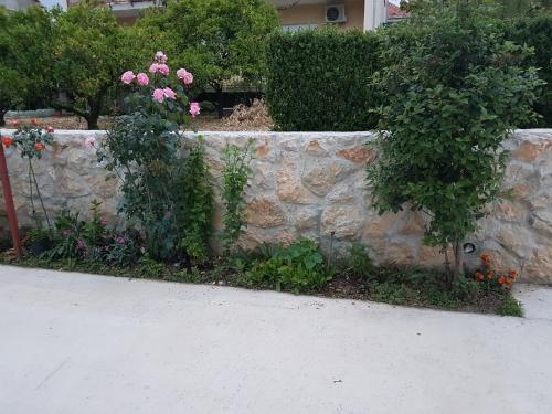Apartments with a parking space Trogir - 12695 - image 8