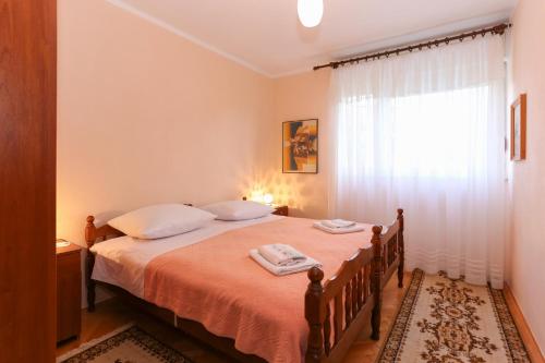 Apartments with a parking space Trogir - 12695 - image 11