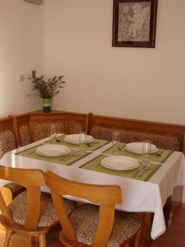Apartment Pag 12795a - main image