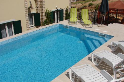 Family friendly apartments with a swimming pool Pag - 12795 - image 9
