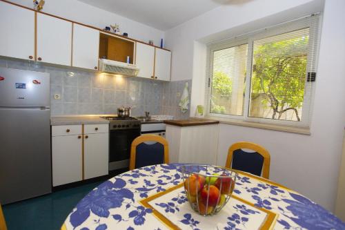 Apartment Podgora 12816a - image 4