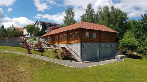 Rooms with a parking space Grabovac, Plitvice - 12835