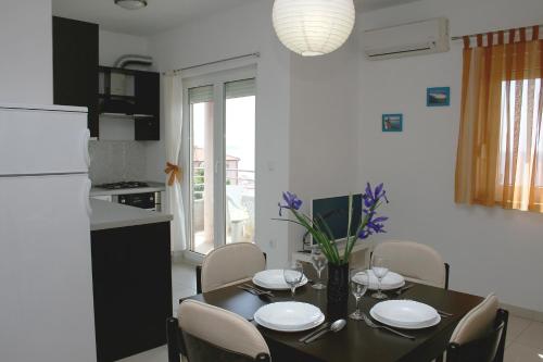 Apartments with a parking space Bilo Primosten - 12870 - image 12