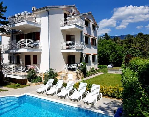 Apartments with a swimming pool Jadranovo Crikvenica - 12921 Jadranovo 