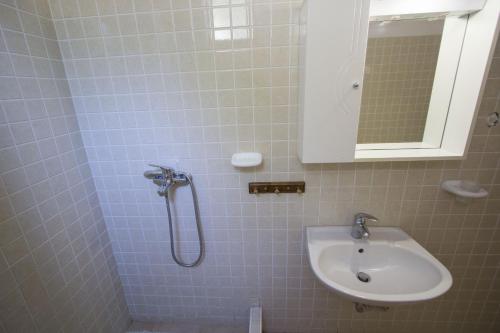 Family friendly seaside apartments Cove Rapak Hvar - 12779 - image 5