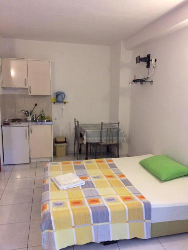 Apartments by the sea Zaostrog Makarska - 12951 - image 4