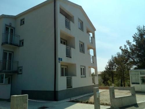 Apartments with a parking space Starigrad, Paklenica - 12992 - Location saisonnière - Starigrad-Paklenica