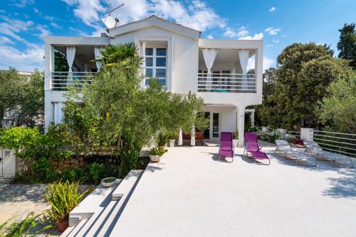 Apartments by the sea Mandre, Pag - 13015 in Kolan