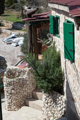 Secluded fisherman's cottage Cove Tvrdni Dolac Hvar - 13018 - image 6