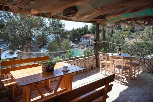 Secluded fisherman's cottage Cove Tvrdni Dolac Hvar - 13018 - image 13
