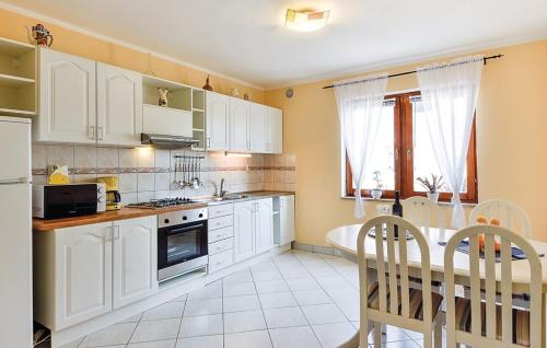 Apartments with a swimming pool Pula - 13020 - image 10