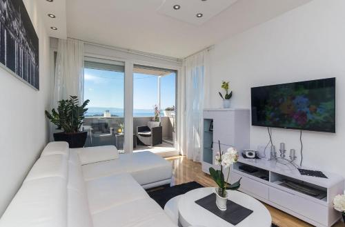 Apartments with a parking space Makarska - 13028 - image 6