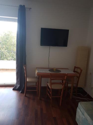 Studio with Balcony and Sea View image 3